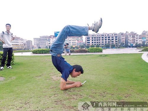男子雙手倒立能走能跑 欲申報吉尼斯紀錄(圖)