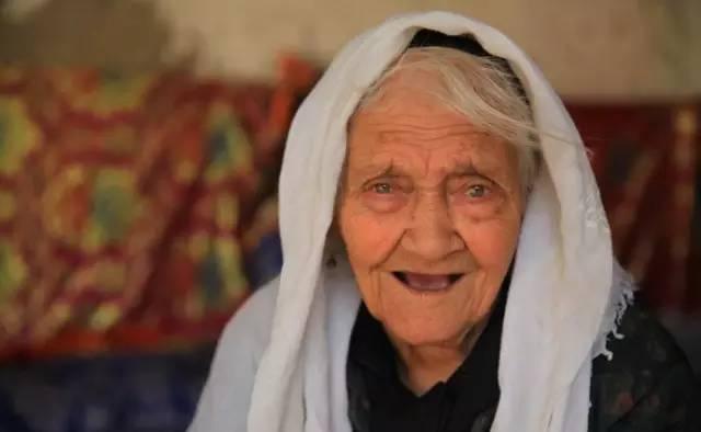 生于光緒12年，中國第一壽星已經(jīng)130歲了，就靠這5點！