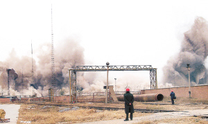 300公斤炸藥爆破4座水塔 國內(nèi)規(guī)模最大定向爆破