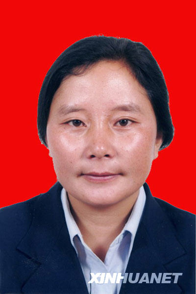 這是云南德欽縣云嶺鄉(xiāng)郵政所郵遞員尼瑪拉木(女，藏族)。