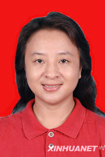這是人民日?qǐng)?bào)政治新聞版主編胡果　(女)。