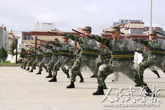 武警迪慶支隊(duì)搶抓“黃金期”掀起練兵熱潮