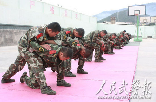 武警迪慶支隊(duì)搶抓“黃金期”掀起練兵熱潮