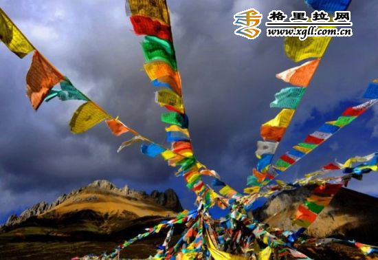 飛揚的五彩經(jīng)幡
