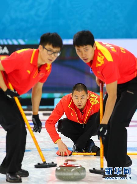 中國(guó)隊(duì)以6比5戰(zhàn)勝英國(guó)隊(duì)，晉級(jí)四強(qiáng)。新華社記者龔兵攝