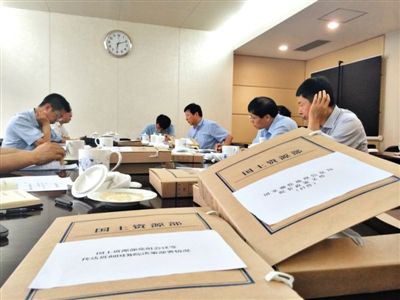 這是本輪督察中，國務(wù)院督察組進(jìn)駐國土資源部督察的一個場景。林卿穎 攝