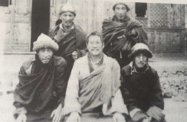 記迪慶藏族自治州首任州長松謀·昂翁洛桑丹增嘉措