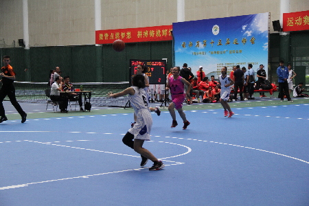 省運(yùn)會(huì)上我州青少年組籃球男女隊(duì)首戰(zhàn)雙雙告捷