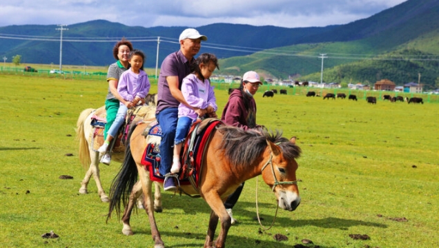 進入旅游旺季，迪慶高原“熱”起來了