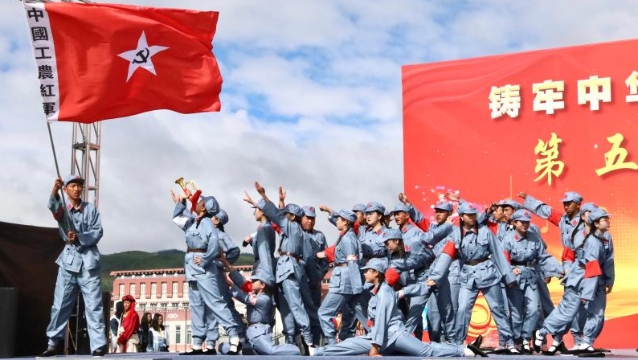 香格里拉職業(yè)學(xué)院和州民族中等專業(yè)學(xué)校開展文藝展演活動(dòng)