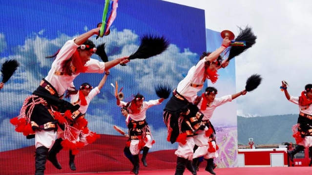 小中甸鎮(zhèn)達拉農(nóng)民豐收節(jié)舉辦