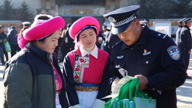 ?我州“全民反恐 共創(chuàng)平安”反恐怖宣傳教育活動(dòng)啟動(dòng)