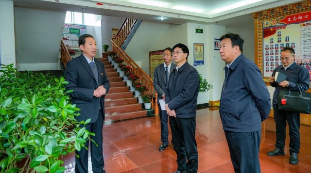 羅朝峰到州民族宗教事務(wù)委員會(huì)宣講習(xí)近平總書(shū)記考察云南重要講話精神 傳達(dá)省委十一屆八次全會(huì)要求