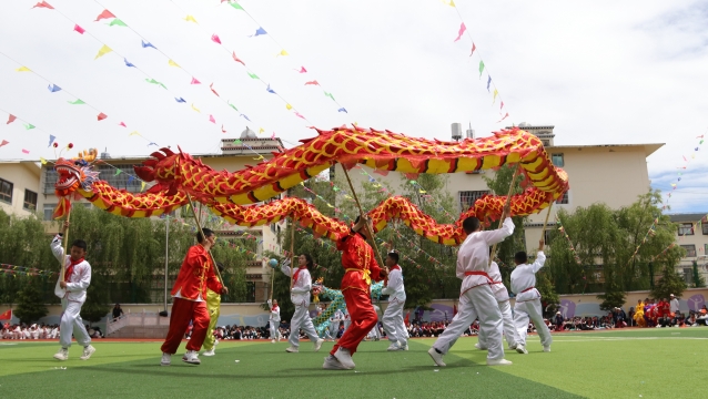 香格里拉市歡樂(lè)慶“六一” 共筑多彩童年夢(mèng)