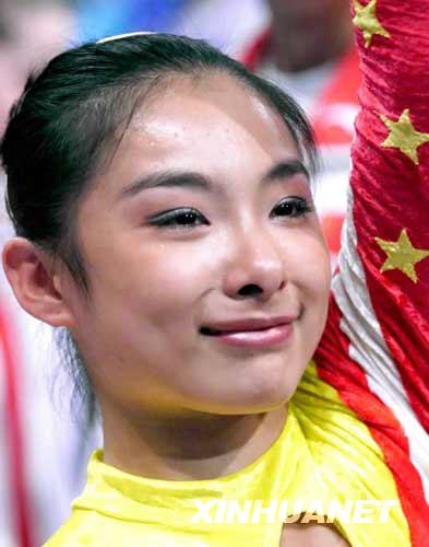 2000年9月25日，中國選手劉璇在悉尼奧運會女子平衡木決賽中獲得冠軍。這是劉璇得知自己獲得冠軍后激動地哭了。