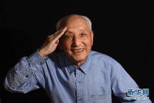 （抗戰(zhàn)勝利70周年）（1）敬禮，老兵！
